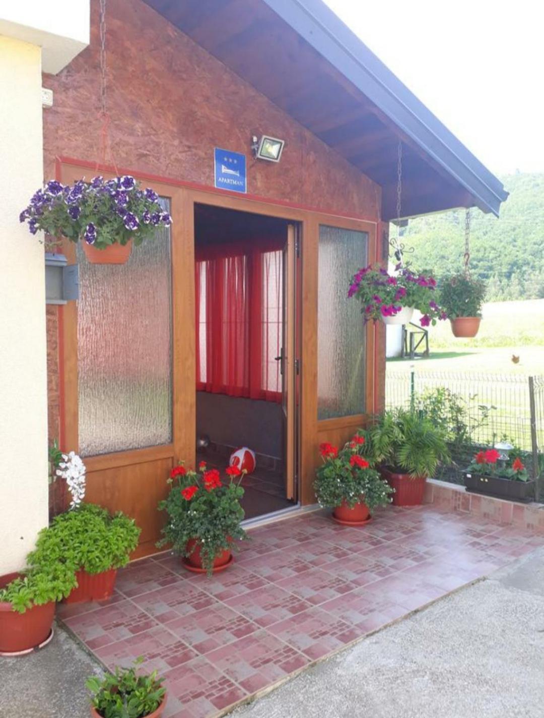 Apartments Marija Vrelo Koreničko Kültér fotó