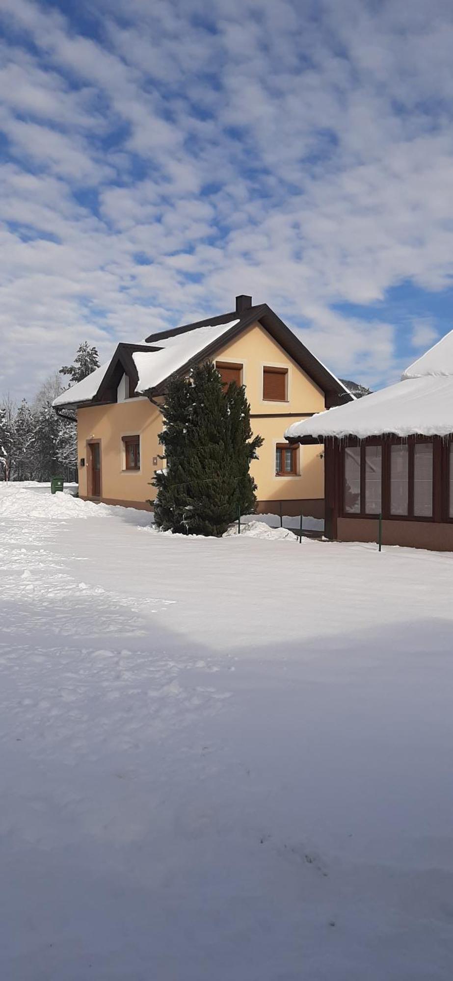 Apartments Marija Vrelo Koreničko Kültér fotó