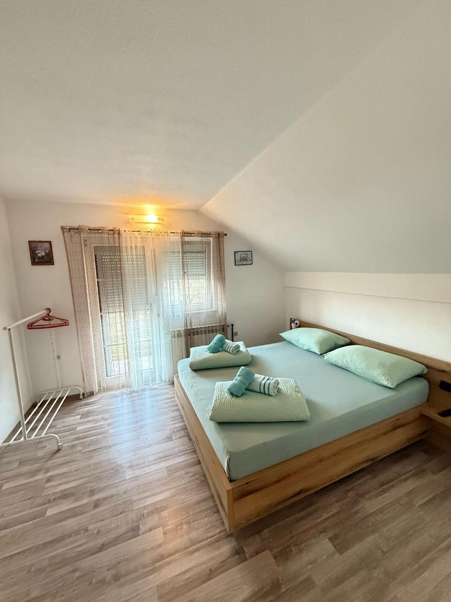 Apartments Marija Vrelo Koreničko Kültér fotó