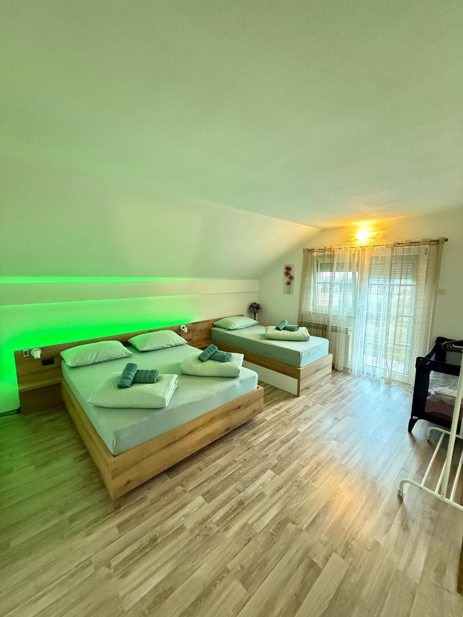 Apartments Marija Vrelo Koreničko Kültér fotó