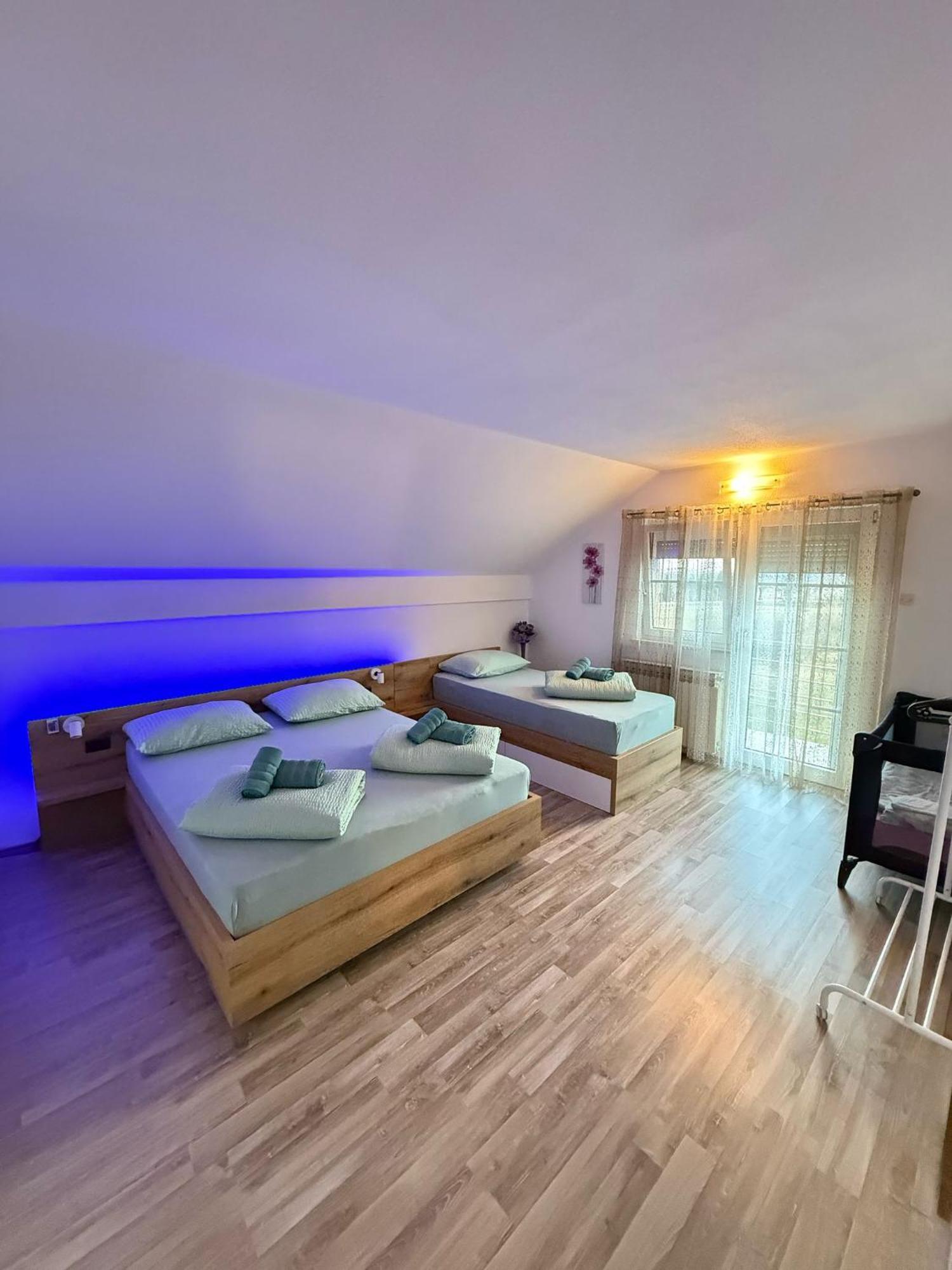 Apartments Marija Vrelo Koreničko Kültér fotó