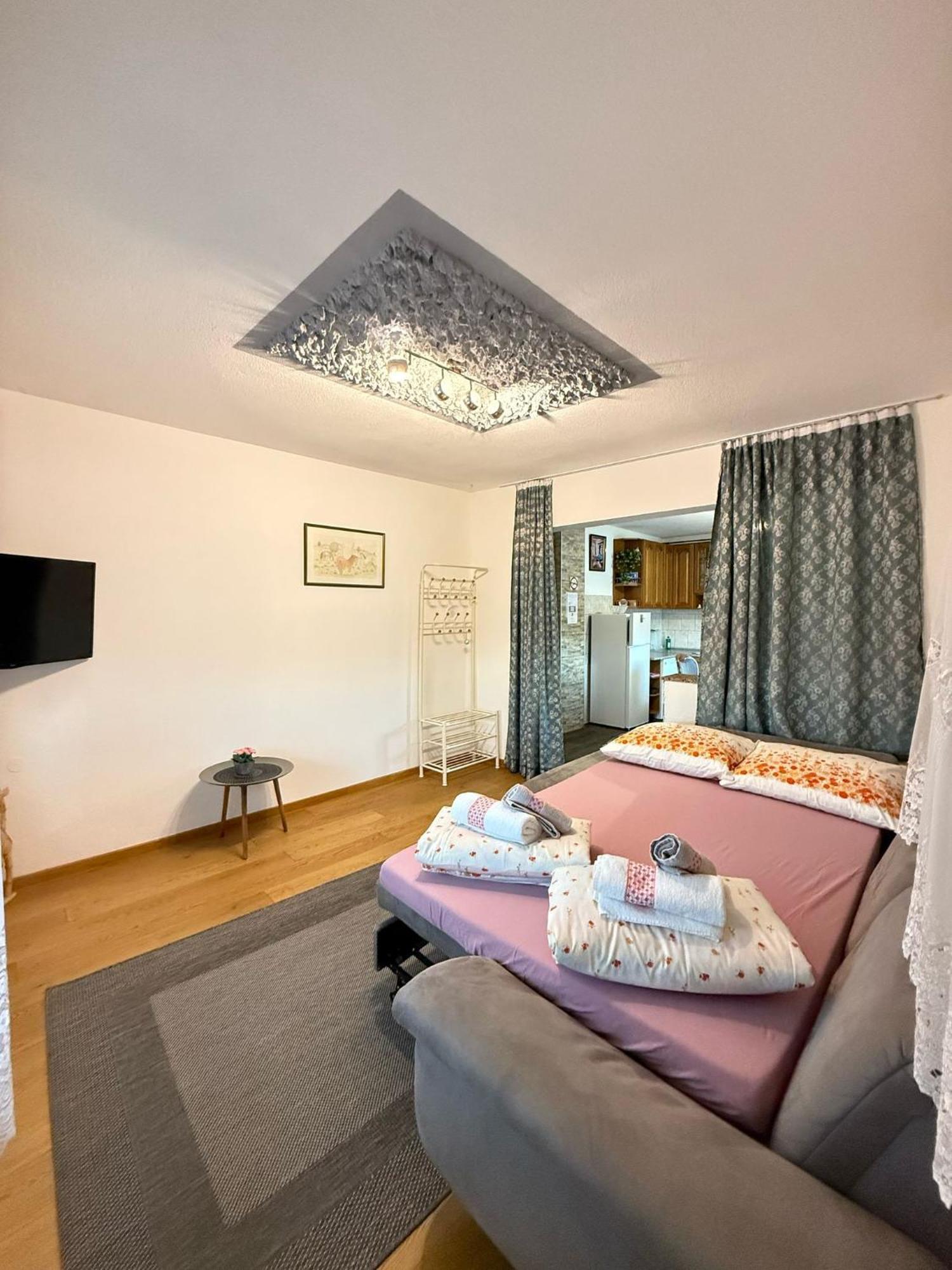 Apartments Marija Vrelo Koreničko Kültér fotó