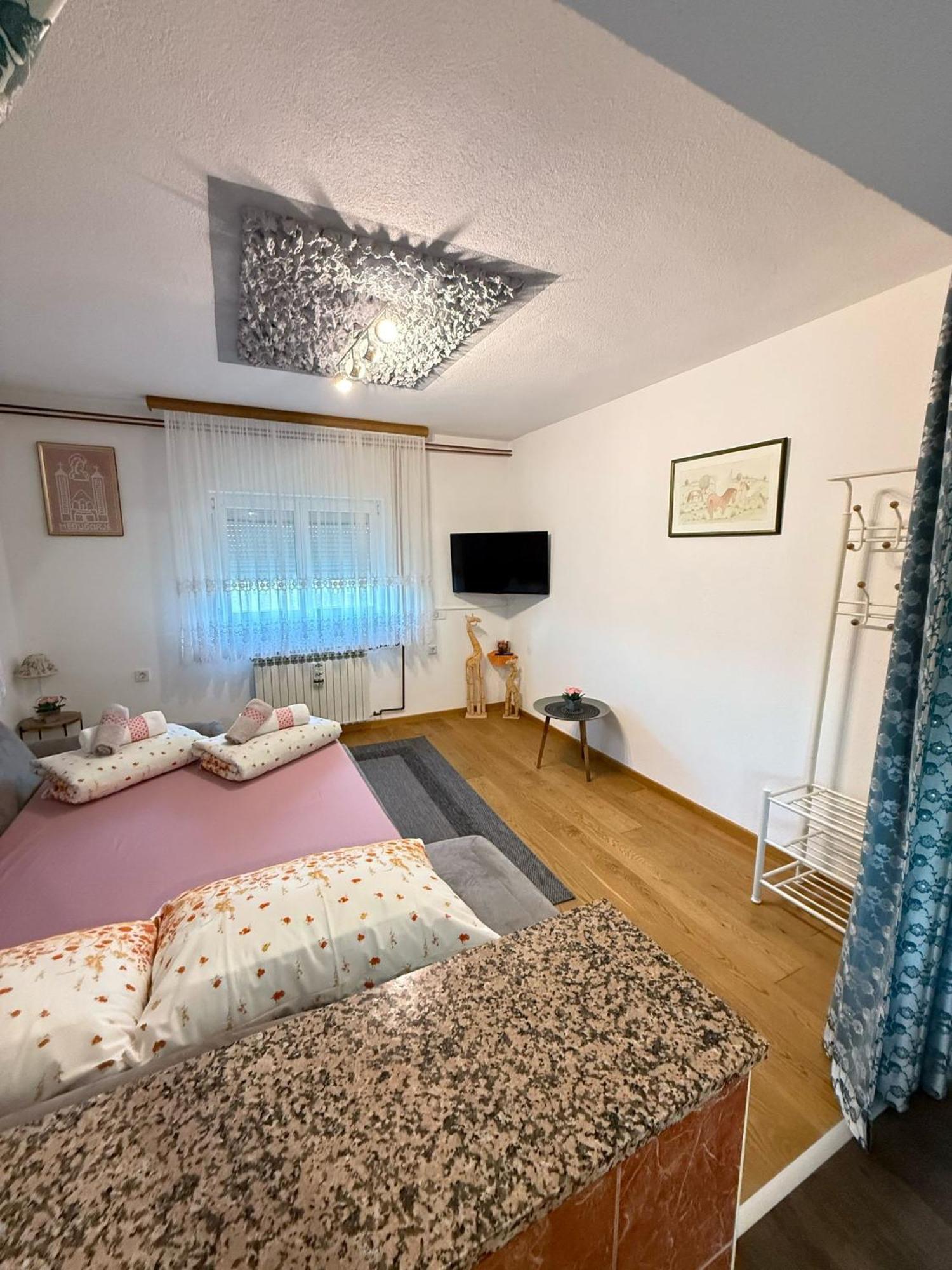 Apartments Marija Vrelo Koreničko Kültér fotó