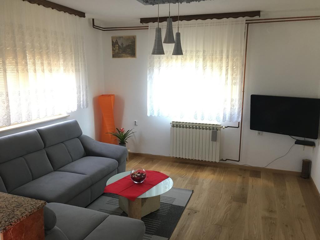 Apartments Marija Vrelo Koreničko Kültér fotó